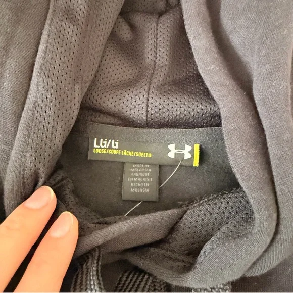 Under Armour Black Crewneck Men's Sweatshirt - Picture 3 of 3